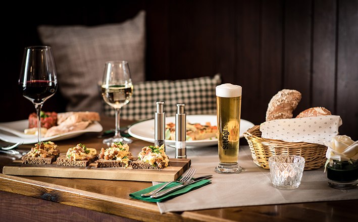 Tisch, © Ockermüller Tisch, © Ockermüller