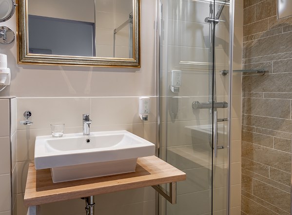 Trojan Zimmer Bad, © Das Steinberger Trojan Zimmer Bad, © Das Steinberger