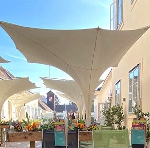 Blühender Gastgarten, © Herwig Gasser GmbH Blühender Gastgarten, © Herwig Gasser GmbH