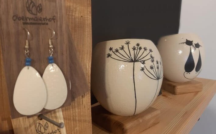 Kunsthandwerk aus Straußeneiern, © Obermaierhof Kunsthandwerk aus Straußeneiern, © Obermaierhof