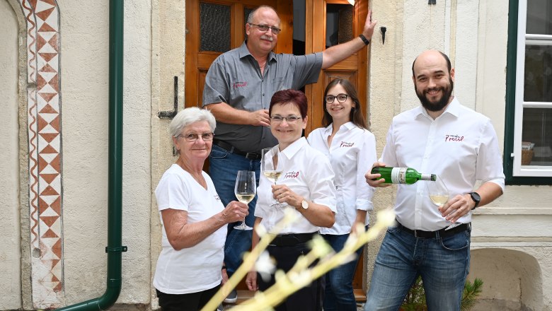 Familie im Hof, © Dagmar Händler Familie im Hof, © Dagmar Händler