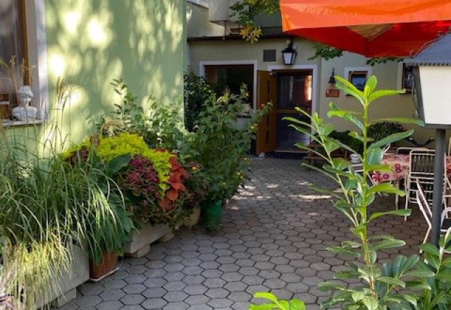 Innenhof, © @hppuereschitz Innenhof, © @hppuereschitz