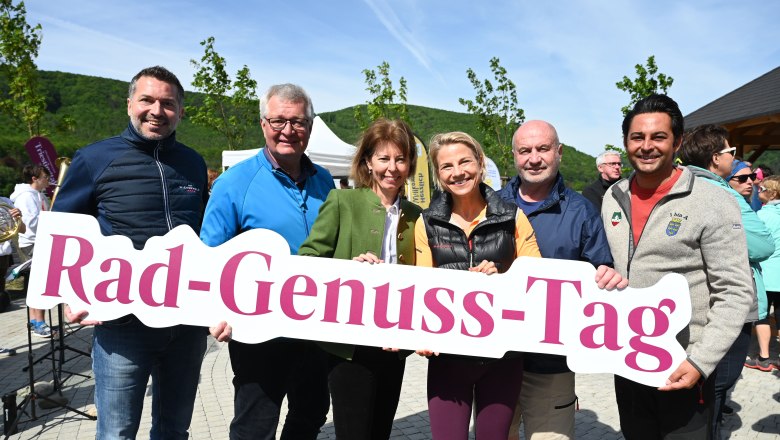 Anradeln Fahrafeld Rad-Genuss-Tag 2024, © Wienerwald Tourismus Anradeln Fahrafeld Rad-Genuss-Tag 2024, © Wienerwald Tourismus