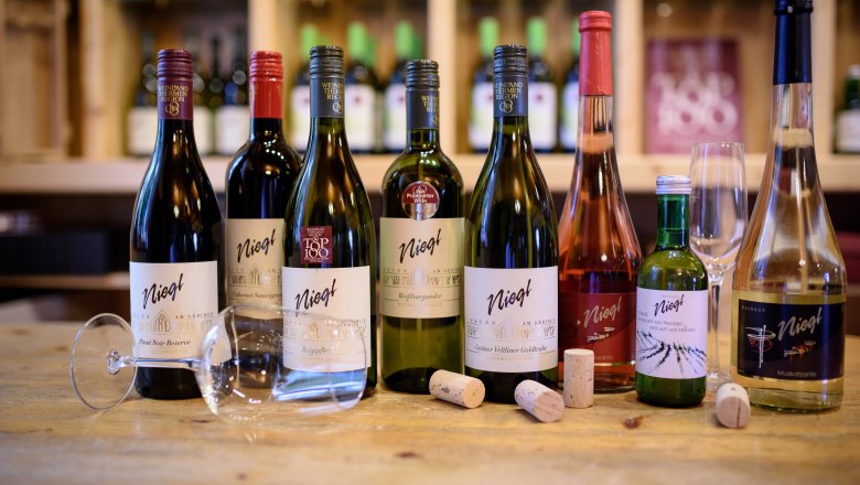 Wines of the Niegl Winery, © Hermann Henzl Wines of the Niegl Winery, © Hermann Henzl