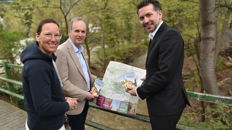 BM Hinterbrühl E. Moser, GF M. Wollinger und PM Andrea Bogner Wienerwald Tourismus GmbH, © Sonja Pohl BM Hinterbrühl E. Moser, GF M. Wollinger und PM Andrea Bogner Wienerwald Tourismus GmbH, © Sonja Pohl