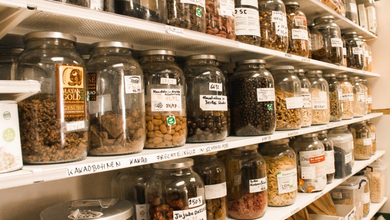 Bio Trockenfrüchte und Nüsse zum Abfüllen, © Kredenz.me Bio Trockenfrüchte und Nüsse zum Abfüllen, © Kredenz.me