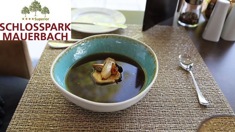 Pilzconsomee mit Dalken, © Schlosspark Mauerbach Pilzconsomee mit Dalken, © Schlosspark Mauerbach