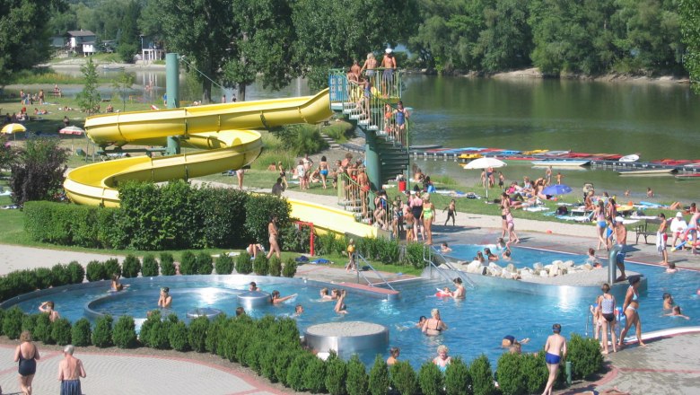 Strandbad_Becken_Rutsche, © strandbad Strandbad_Becken_Rutsche, © strandbad