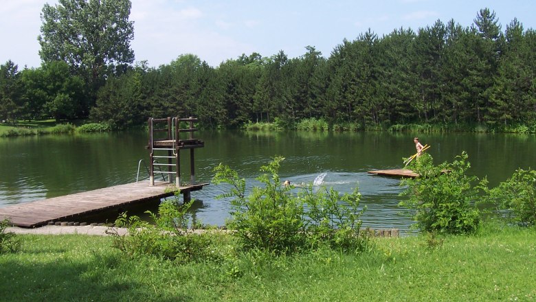 bathing pond-oberwaltersdorf, © mapio.net bathing pond-oberwaltersdorf, © mapio.net