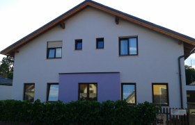 TDR-Pension Steindl Aussenansicht, © Familie Steindl Außenansicht des modernen Hotelgebäude.