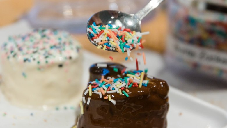 Schwedenbomben Workshop Topping, © Niemetz Schwedenbomben Schwedenbomben Workshop Topping, © Niemetz Schwedenbomben