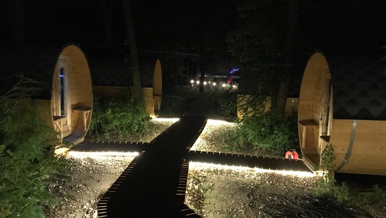 Schlaffässer bei Nacht, © Christoph Rahofer Schlaffässer bei Nacht, © Christoph Rahofer