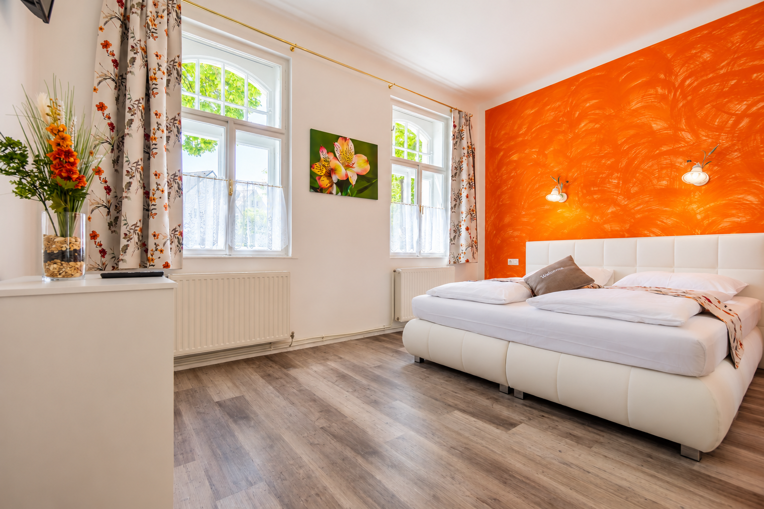 Apartment_Christa_06_Schlafzimmer_Orange