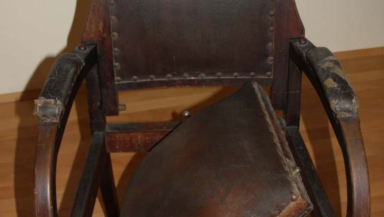 Reversible styling chair, &copy; mk