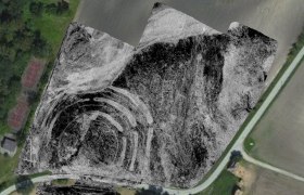 Messbild Georadar – Nordöstlich des Kreisgrabens sind Häuser zu erkennen, © LBI ArchPro