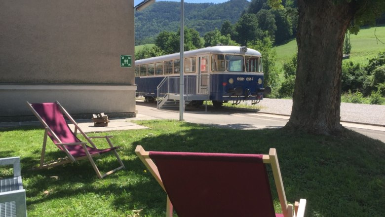 Deckchairs in front of the luggage cart, &copy; M. Schorn