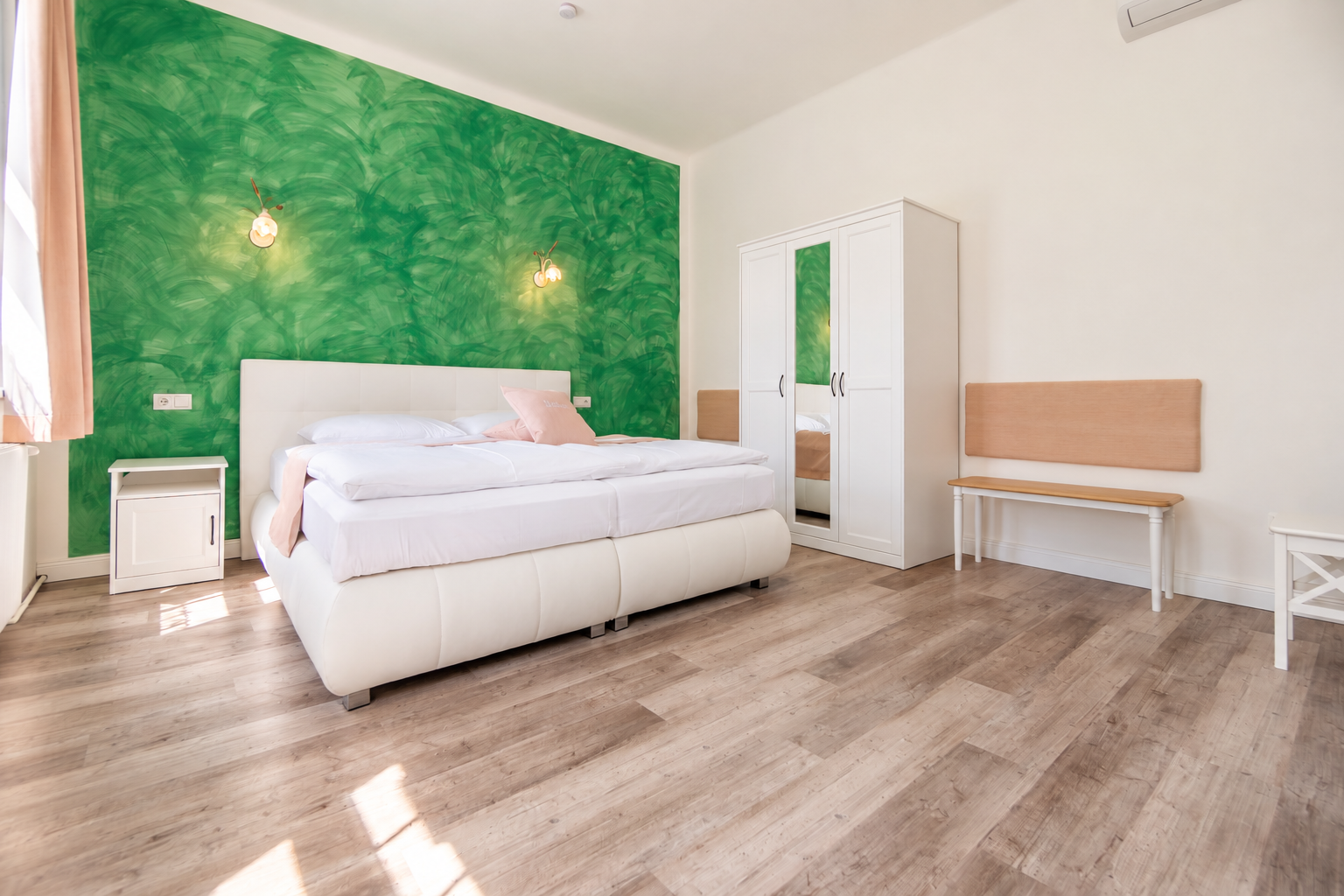 Apartment_Hannelore_03_Schlafzimmer_Seitenansicht