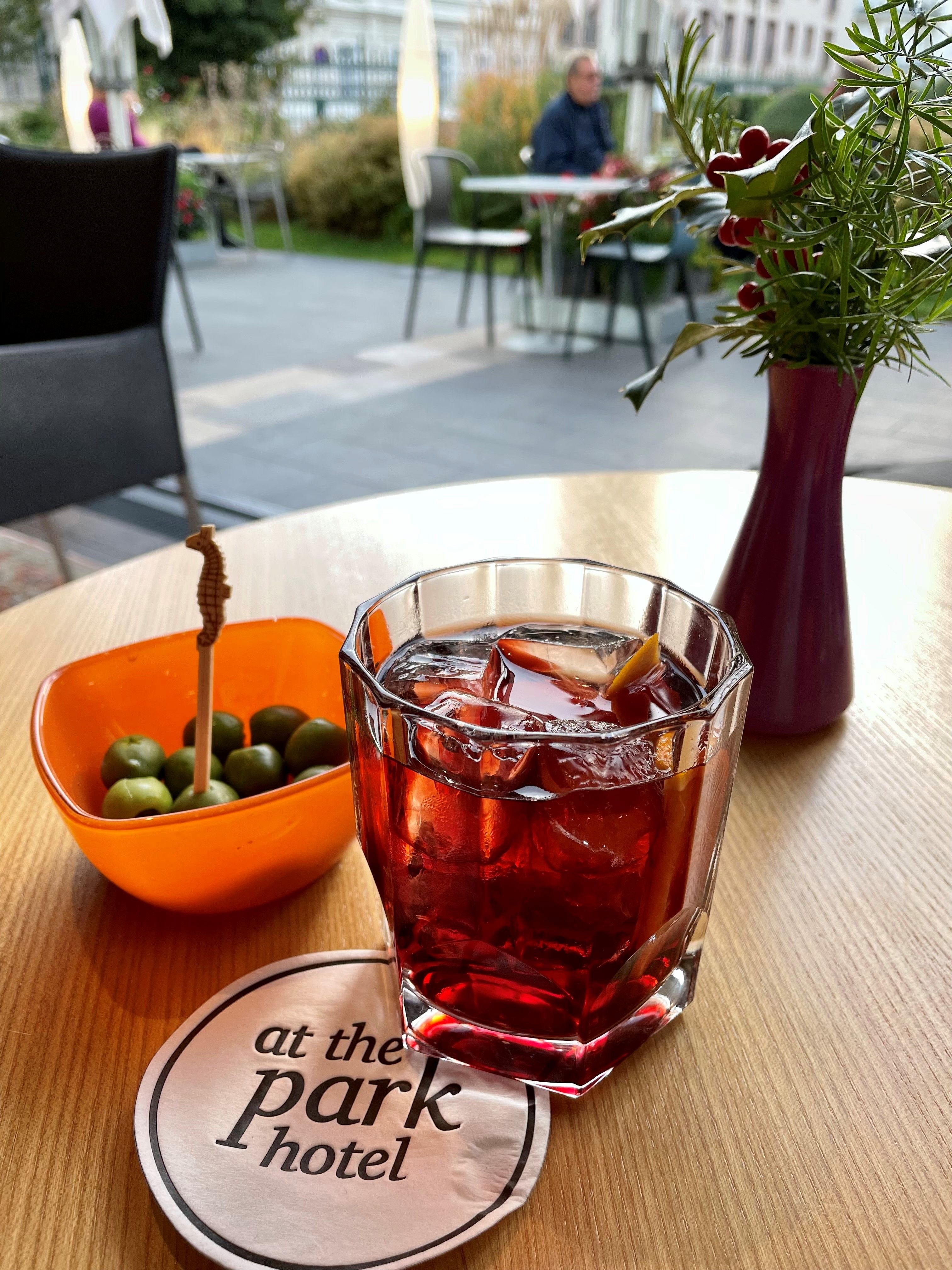 krap Gin Negroni