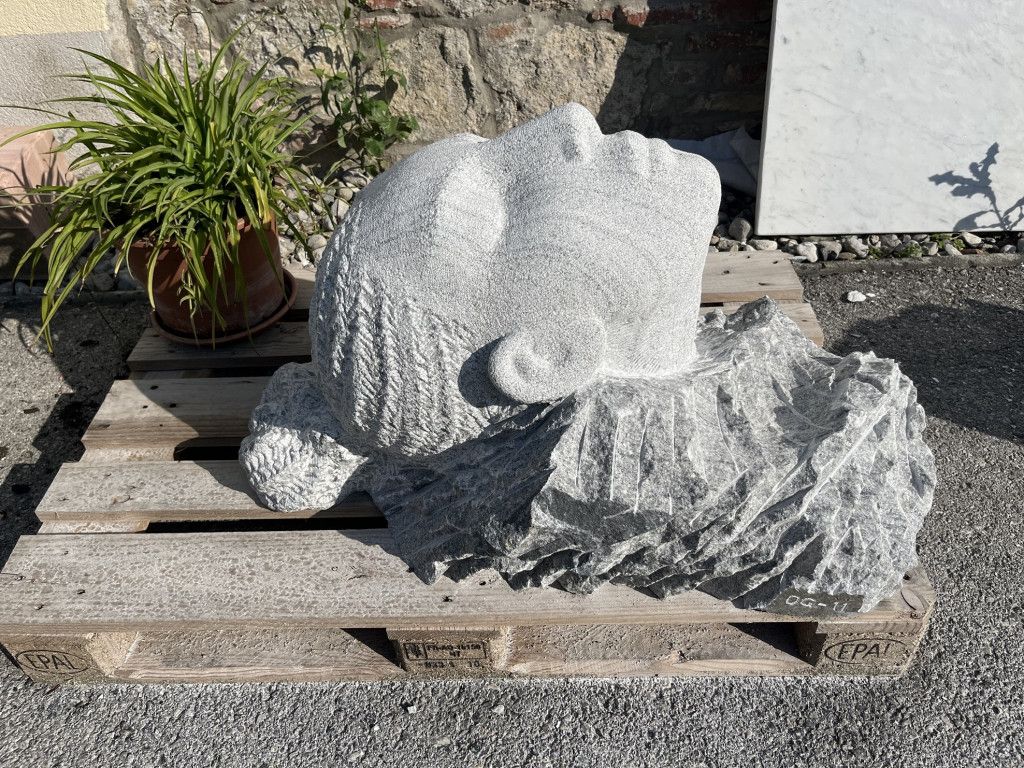 Skulptur Hespera, Wachauer Marmor 