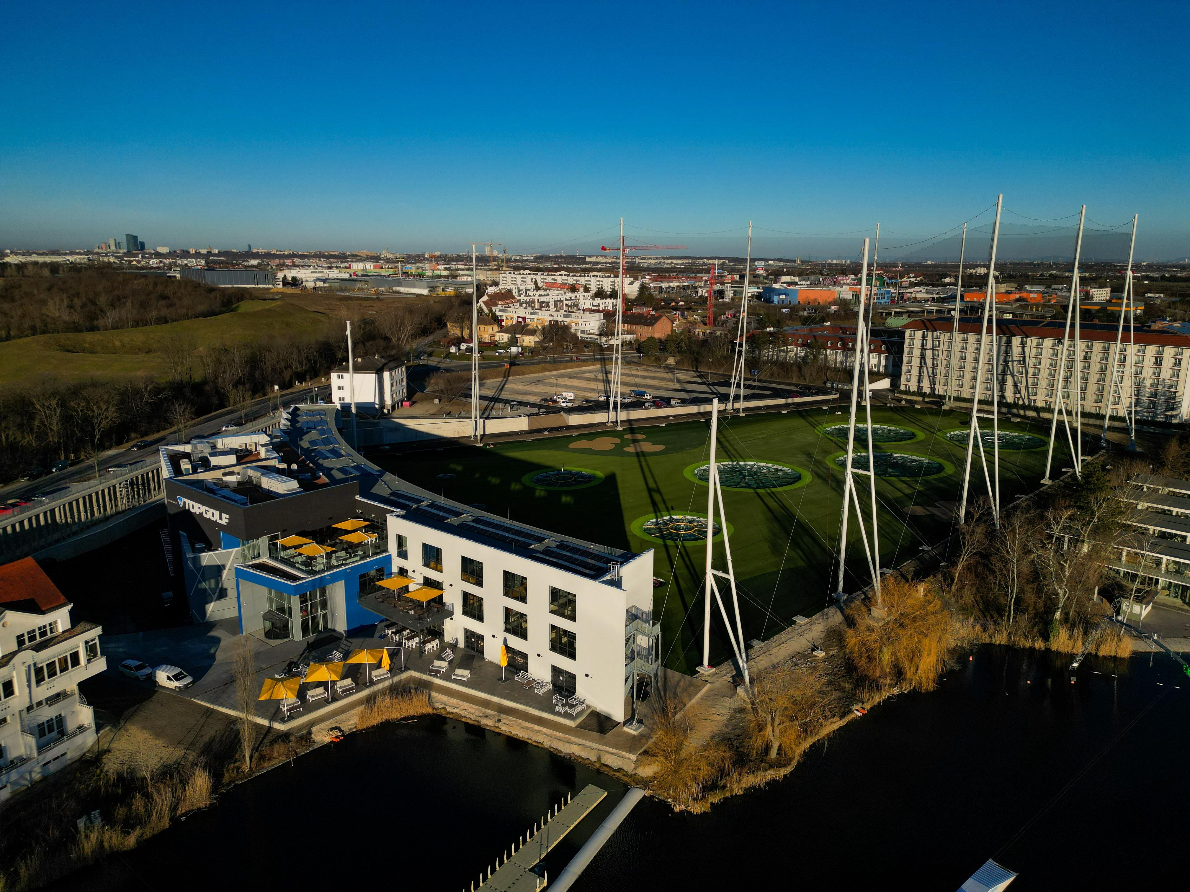 Blick auf die Golfanlage