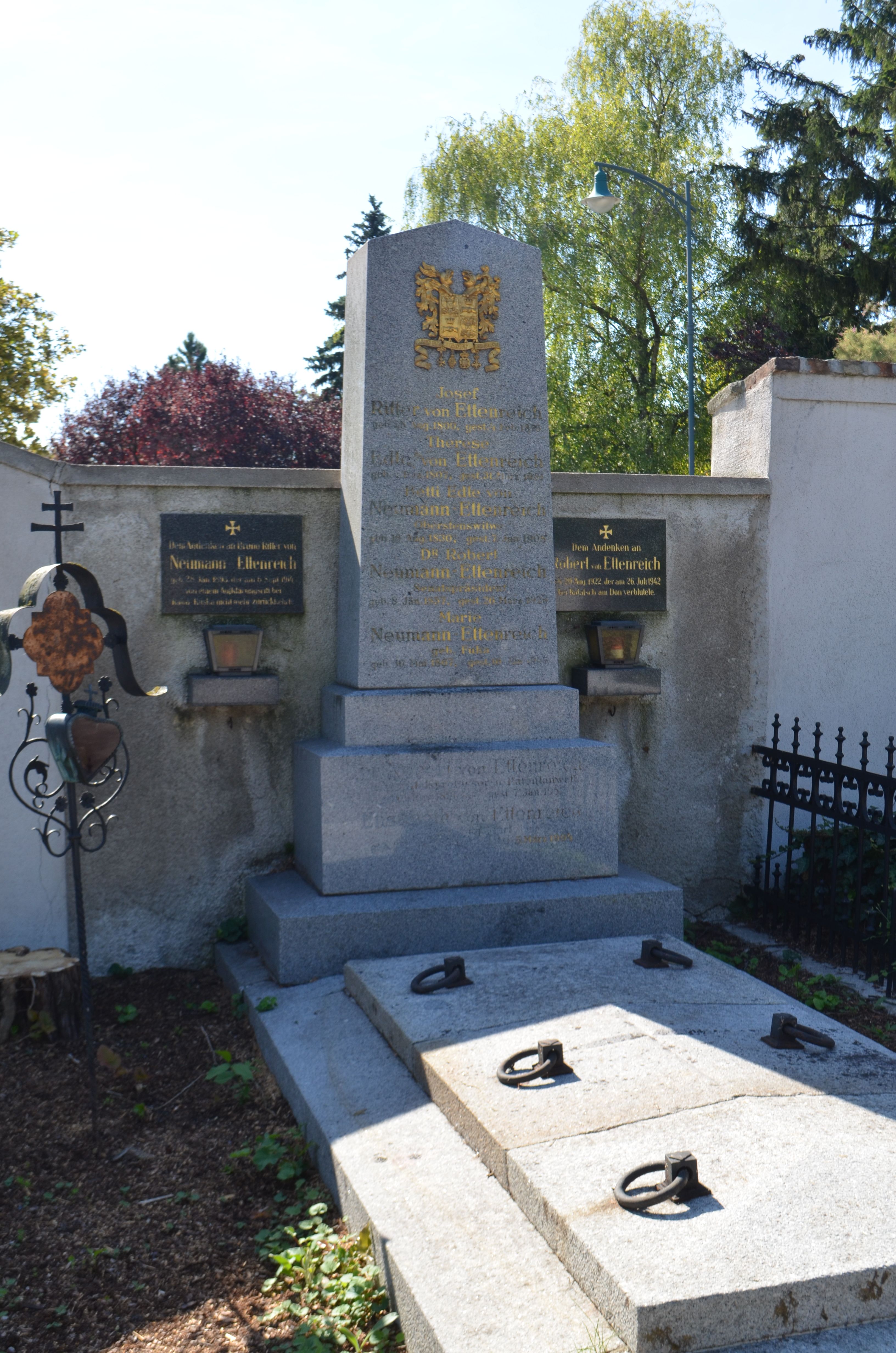 Helenenfriedhof, Grab Josef Ettenreich