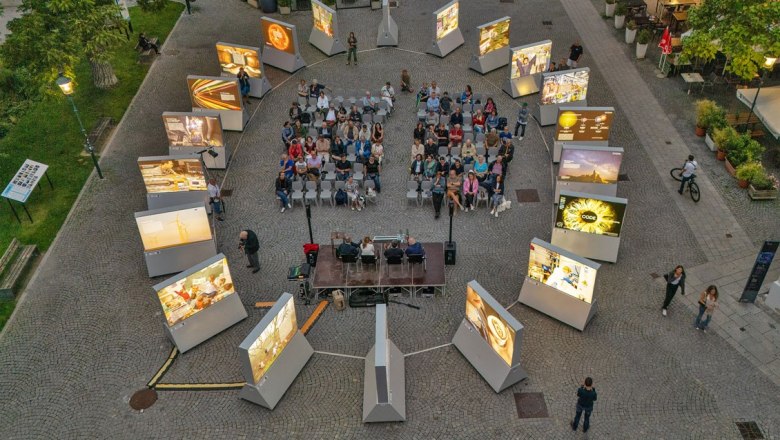 Podiumsdiskussion „Woraus besteht die Welt?“ , © Martin Ackerl