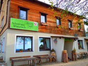 Eingang zum Schutzhaus Waxeneck, © Waxeneckhaus