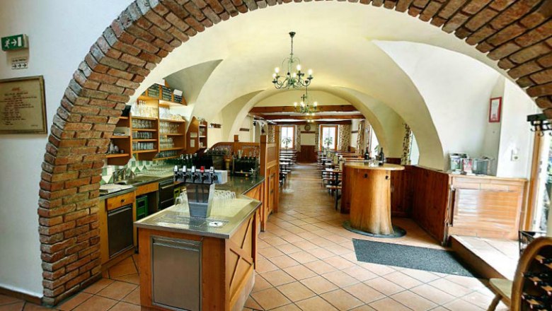 Local, © Leeb Johannes