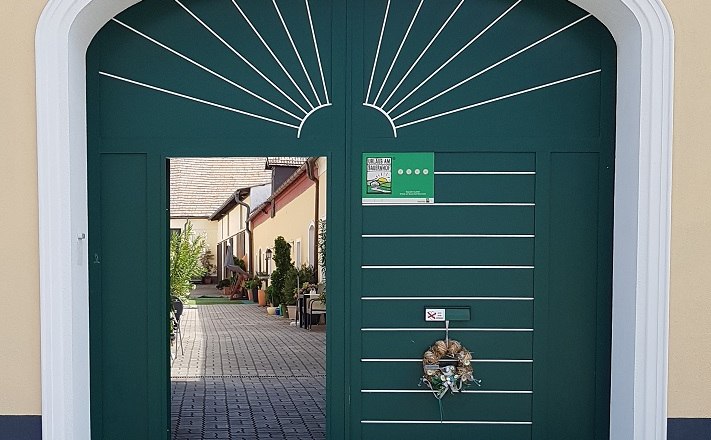 Hausstor Eingang, &copy; Biohof Resch
