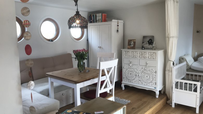 Rose red living area, © Bauer-Wolf