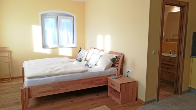 zimmer3-bett, &copy; Nicole Montaperti