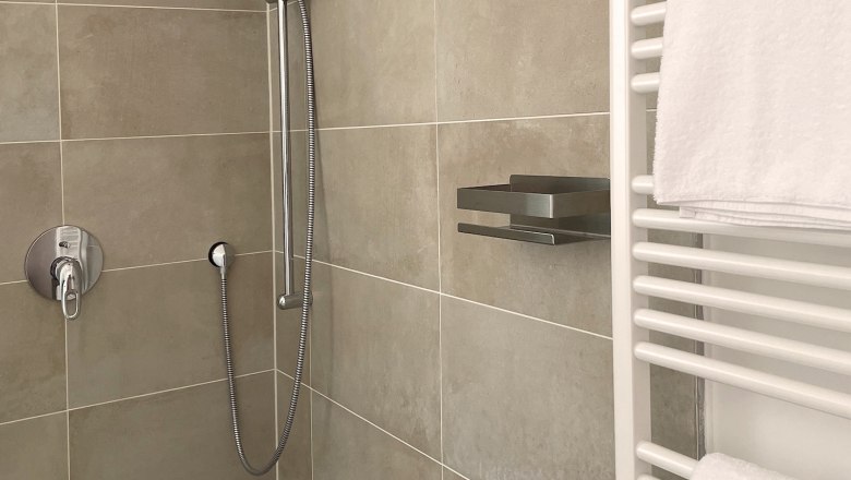 Gro&szlig;e Walk-in Dusche, &copy; Kay Haderer