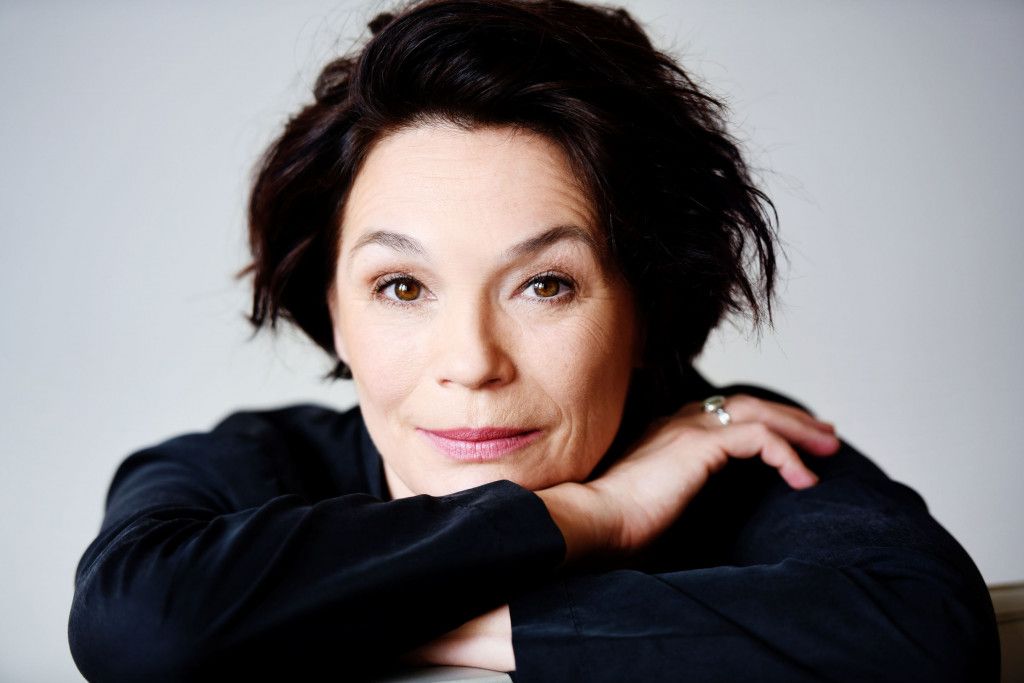 JULIA STEMBERGER im HOB i RAUM