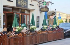 Pub garden, &copy; inderburg