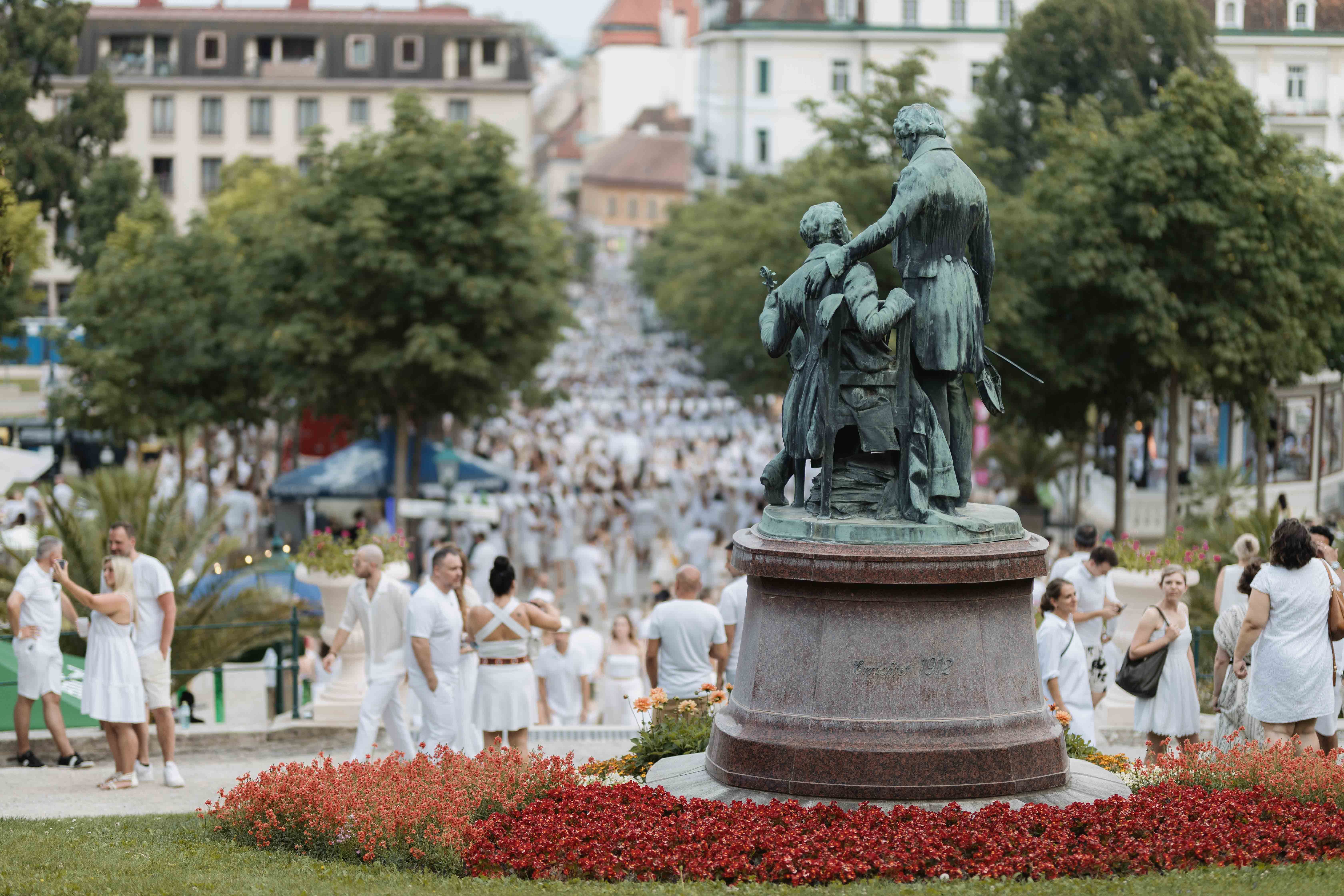 Baden in Weiss