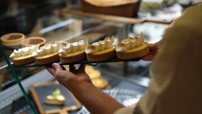 Eclairs, Tartelettes & Madeleines – die süße Seite Frankreichs direkt an der Theke. Perfekt zu Café crème oder als Dessert nach dem Lunch., © La Marchande @Lily