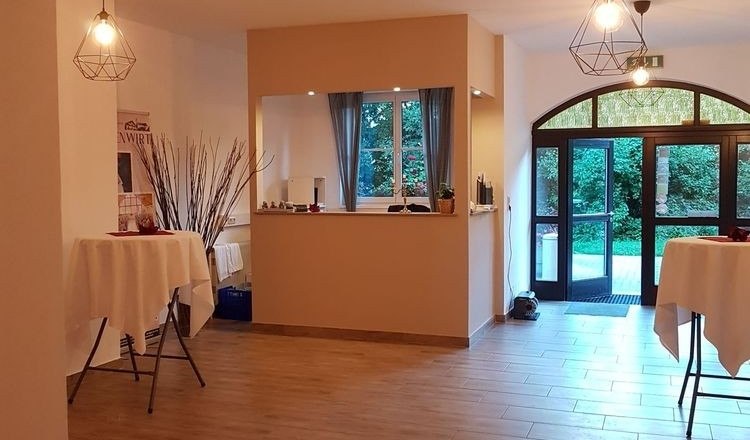 Herzlich Willkommen, &copy; Leonard Kqira