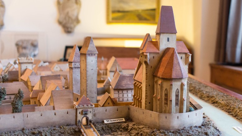Medieval city model, &copy; isabellasophia