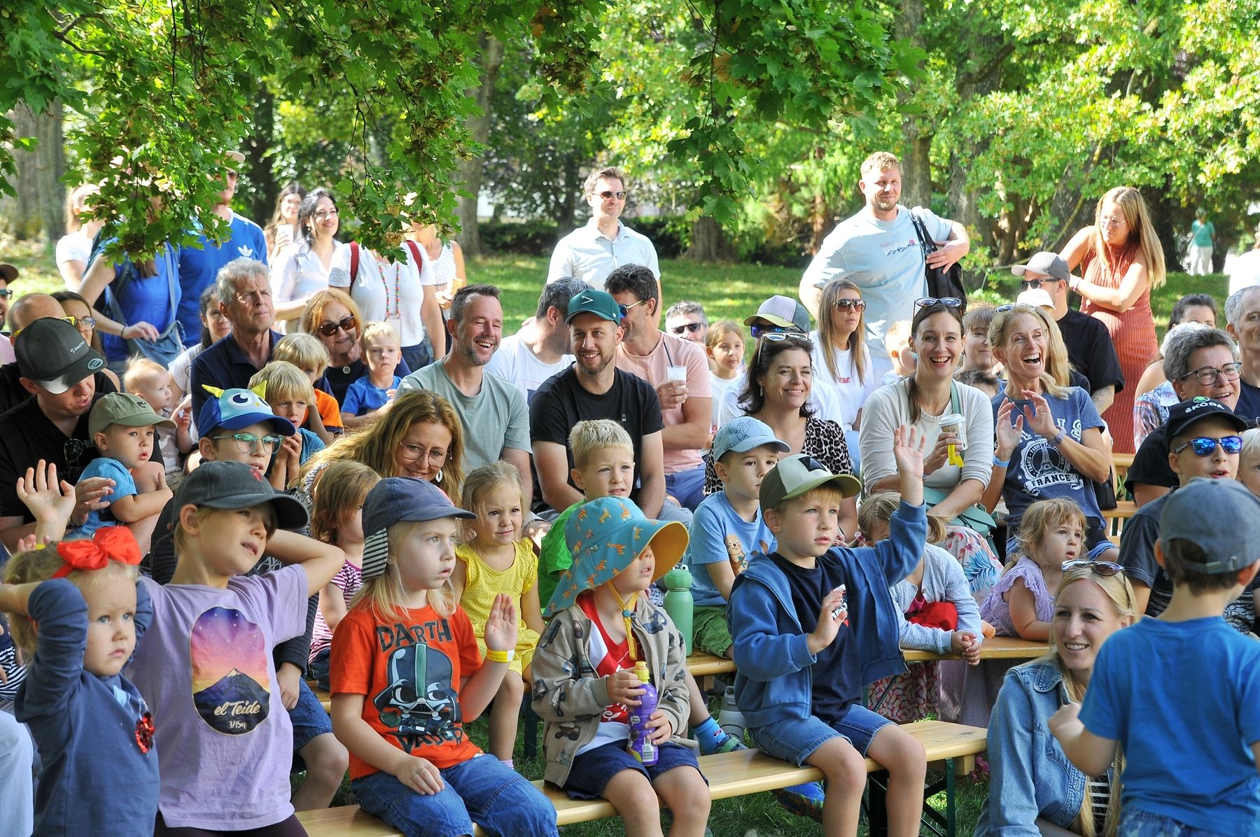 Publikum bei Bühne II (c) Helga Nitsche