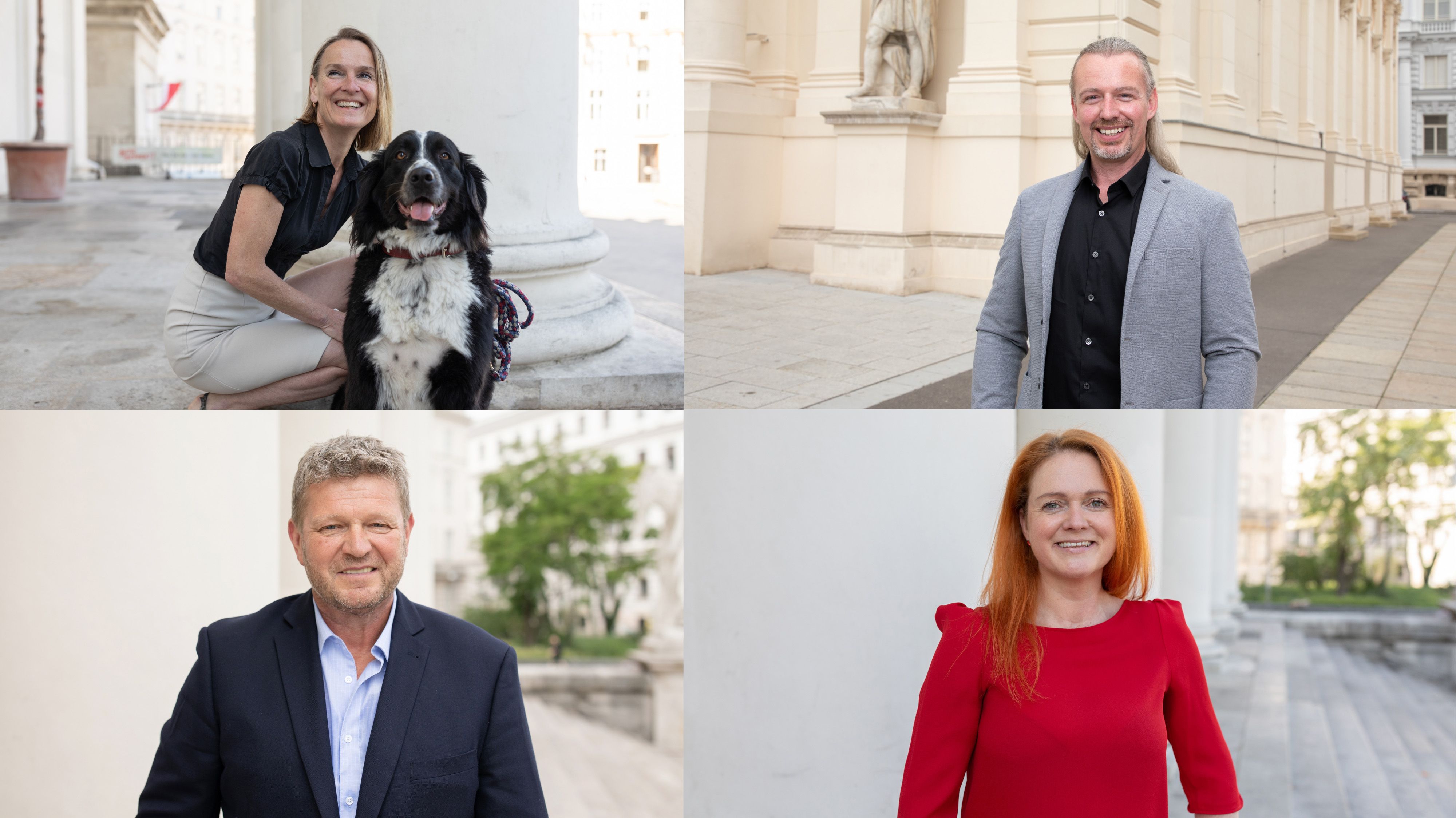 Vier Personen posieren vor einem historischen Gebäude, eine Frau mit einem Hund, zwei Männer und eine Frau in rotem Kleid.
