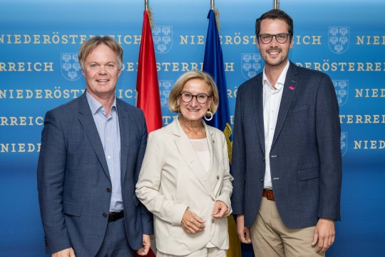 Besuch LH Mikl-Leitner und Michael Duscher, &copy; NLK/ Khittl  