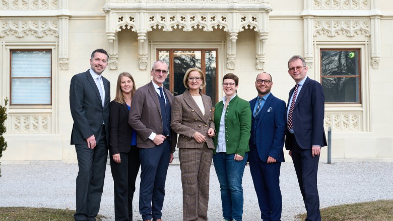 Besuch LH Mikl-Leitner Schloss Hernstein, © NLK Pfeiffer