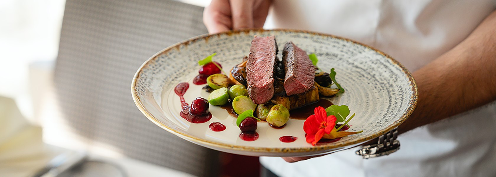 Kulinarische Highlights im Berghotel Tulbingerkogel, © Unleashed Studio