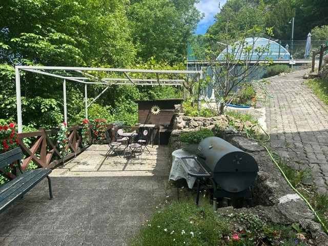 sand-hof-outdoor-laube-mit-grillplatz