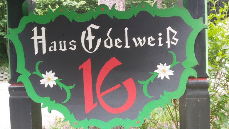 House Edelweiss Shield, © Haus Edelweiss